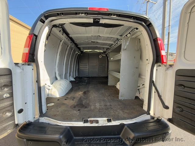 2018 Chevrolet Express Cargo Van RWD 3500 155" - 22947460 - 27
