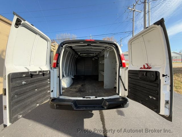 2018 Chevrolet Express Cargo Van RWD 3500 155" - 22947460 - 30