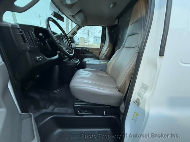 2018 Chevrolet Express Cargo Van RWD 3500 155" - 22957822 - 10