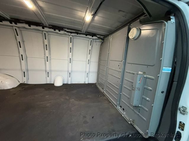 2018 Chevrolet Express Cargo Van RWD 3500 155" - 22957822 - 22