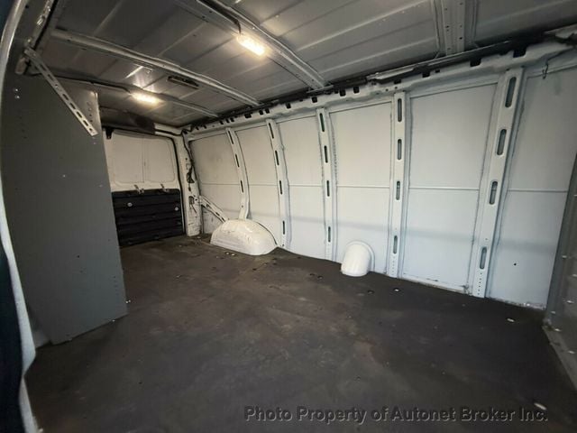 2018 Chevrolet Express Cargo Van RWD 3500 155" - 22957822 - 23