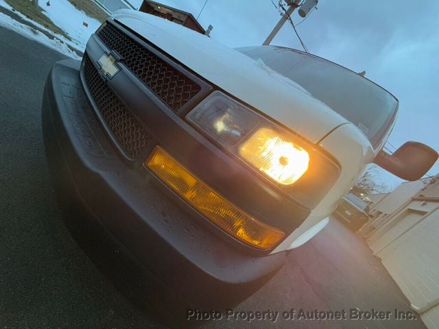 2018 Chevrolet Express Cargo Van RWD 3500 155" - 22957822 - 26