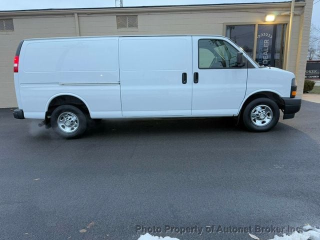2018 Chevrolet Express Cargo Van RWD 3500 155" - 22957822 - 3