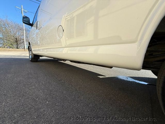 2018 Chevrolet Express Cargo Van RWD 3500 155" - 22968575 - 9