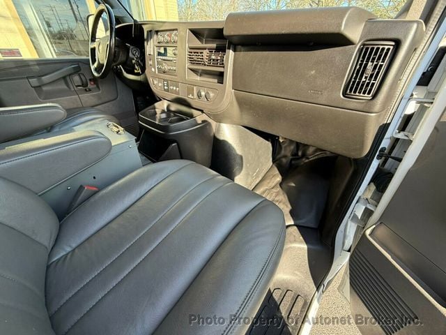 2018 Chevrolet Express Cargo Van RWD 3500 155" - 22968575 - 20