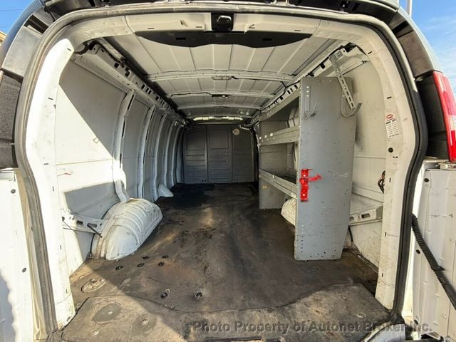 2018 Chevrolet Express Cargo Van RWD 3500 155" - 22968575 - 24