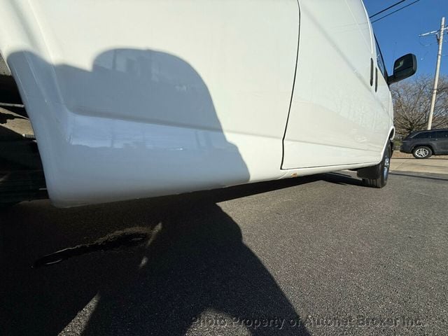 2018 Chevrolet Express Cargo Van RWD 3500 155" - 22968575 - 8
