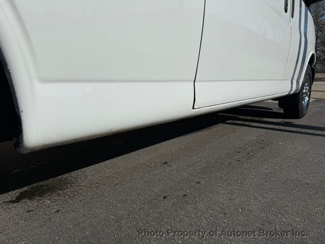 2018 Chevrolet Express Cargo Van RWD 3500 155" - 22974967 - 9