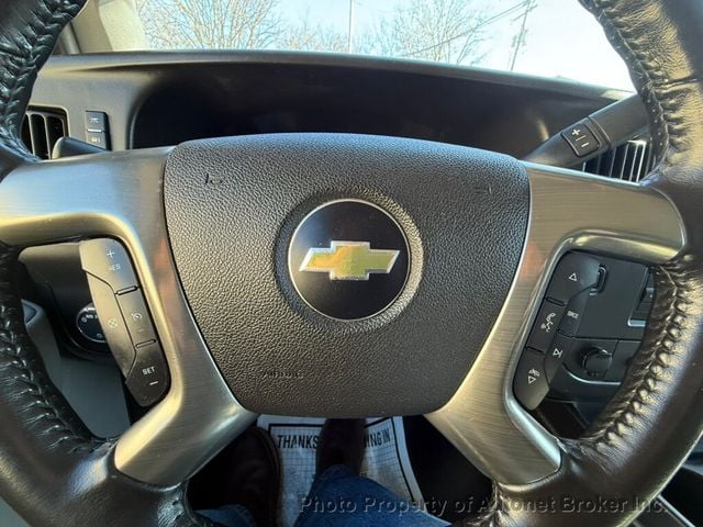 2018 Chevrolet Express Cargo Van RWD 3500 155" - 22974967 - 10
