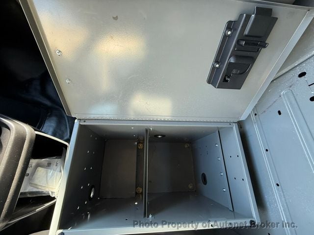 2018 Chevrolet Express Cargo Van RWD 3500 155" - 22974967 - 16