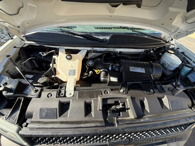 2018 Chevrolet Express Cargo Van RWD 3500 155" - 22974967 - 26