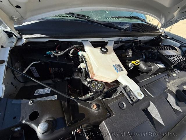 2018 Chevrolet Express Cargo Van RWD 3500 155" - 22974967 - 27