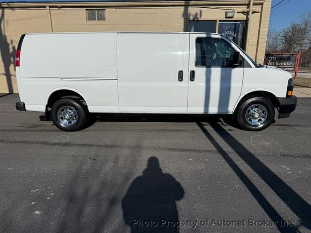 2018 Chevrolet Express Cargo Van RWD 3500 155" - 22974967 - 3