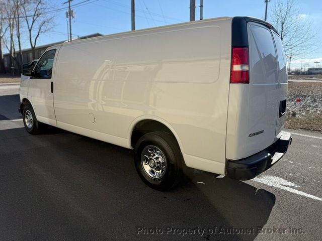 2018 Chevrolet Express Cargo Van RWD 3500 155" - 22974967 - 5