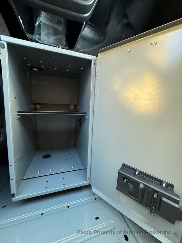 2018 Chevrolet Express Cargo Van RWD 3500 155" - 22975069 - 16