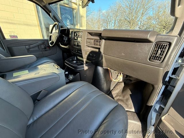 2018 Chevrolet Express Cargo Van RWD 3500 155" - 22975069 - 18
