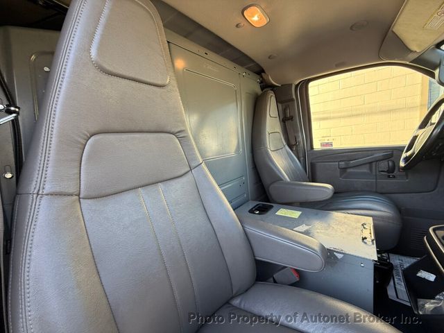 2018 Chevrolet Express Cargo Van RWD 3500 155" - 22975069 - 19
