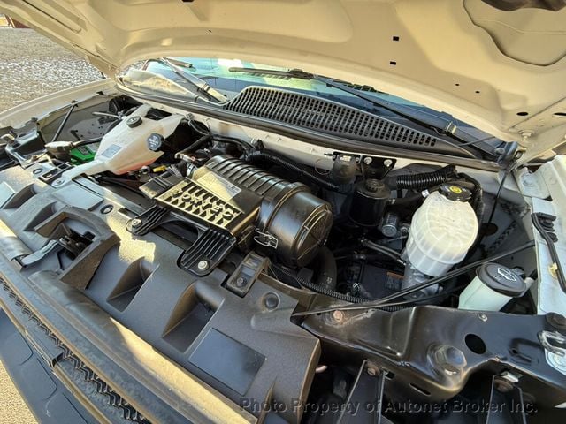 2018 Chevrolet Express Cargo Van RWD 3500 155" - 22975069 - 25