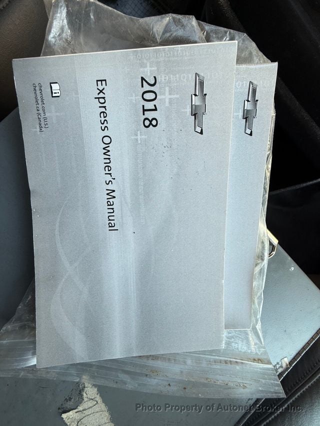 2018 Chevrolet Express Cargo Van RWD 3500 155" - 22975069 - 26