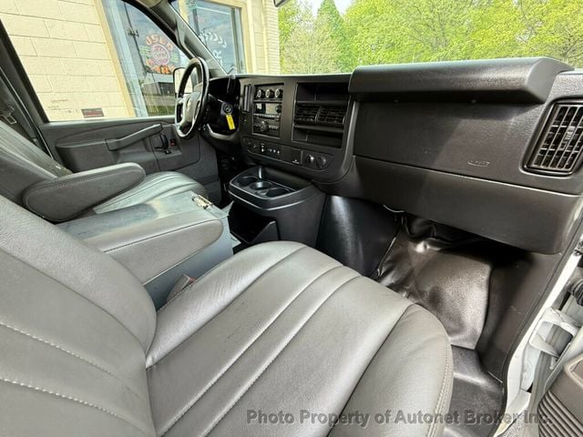 2018 Chevrolet Express Cargo Van RWD 3500 155" - 23021215 - 15