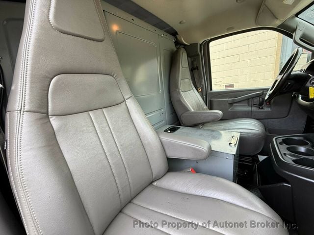 2018 Chevrolet Express Cargo Van RWD 3500 155" - 23021215 - 16