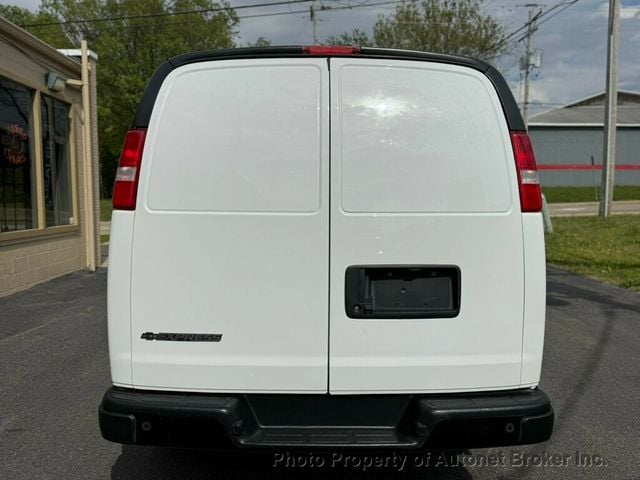 2018 Chevrolet Express Cargo Van RWD 3500 155" - 23021215 - 3