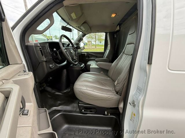 2018 Chevrolet Express Cargo Van RWD 3500 155" - 23021215 - 6