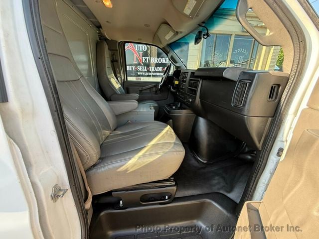 2018 Chevrolet Express Cargo Van RWD 3500 155" - 23072141 - 18