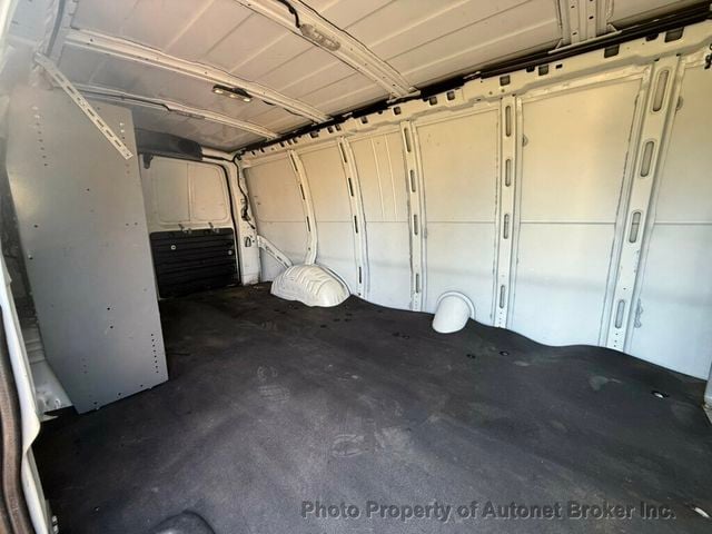 2018 Chevrolet Express Cargo Van RWD 3500 155" - 23072141 - 21