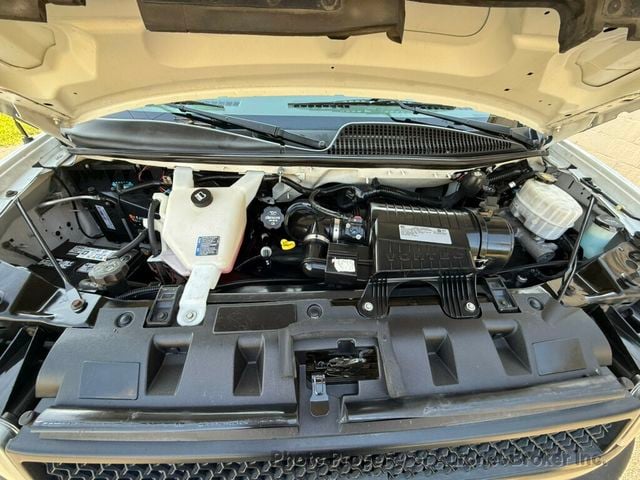 2018 Chevrolet Express Cargo Van RWD 3500 155" - 23072141 - 24