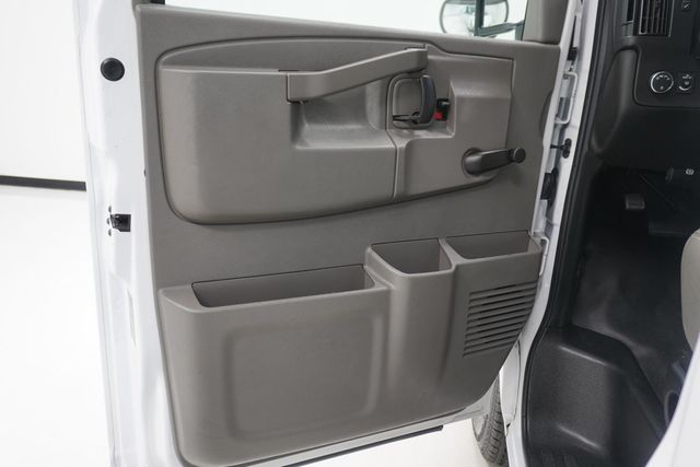 2018 Chevrolet Express Commercial Cutaway 3500 Van 139" - 23029462 - 9