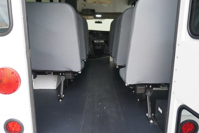 2018 Chevrolet Express Commercial Cutaway 3500 Van 139" - 23029462 - 18