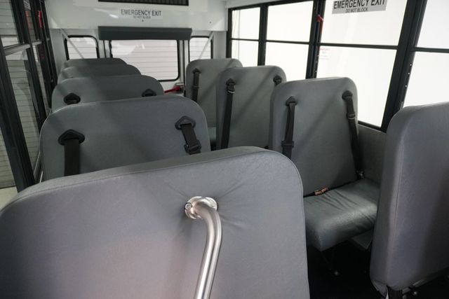 2018 Chevrolet Express Commercial Cutaway 3500 Van 139" - 23029462 - 8