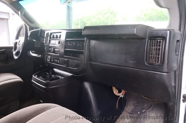 2018 Chevrolet Express Passenger Express 3500 15 Pass Van 155" WB - 23056604 - 16