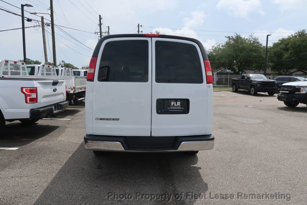 2018 Chevrolet Express Passenger Express 3500 15 Pass Van 155" WB - 23056604 - 3