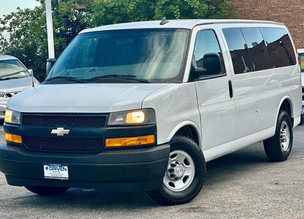 2018 Chevrolet Express Passenger RWD 2500 135" LS - 22526798 - 0