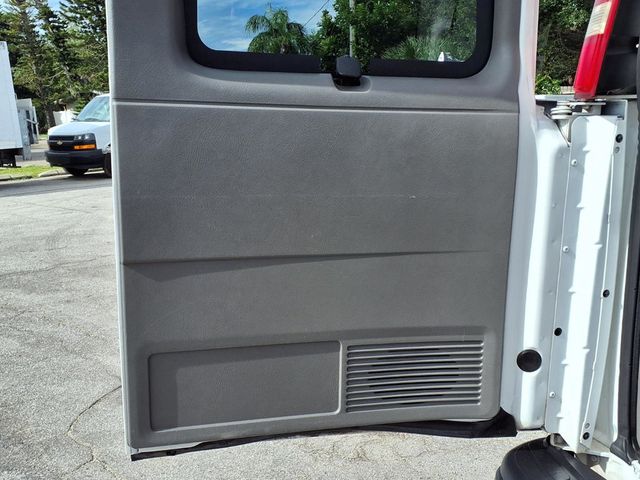 2018 Chevrolet Express Passenger RWD 3500 155" LS - 23089483 - 21