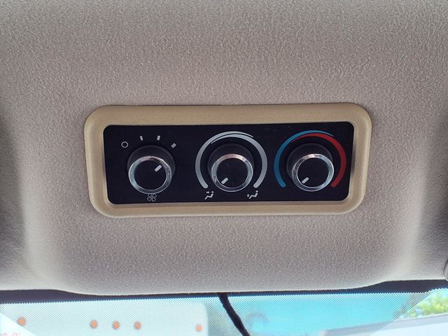 2018 Chevrolet Express Passenger RWD 3500 155" LS - 23089483 - 26