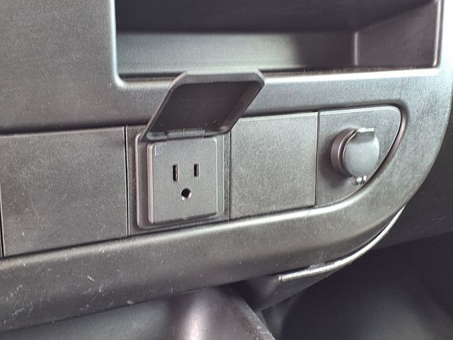 2018 Chevrolet Express Passenger RWD 3500 155" LS - 23089483 - 28