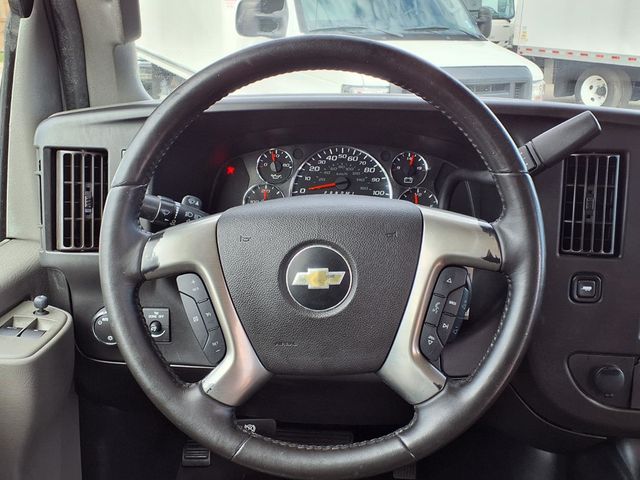 2018 Chevrolet Express Passenger RWD 3500 155" LS - 23089483 - 29