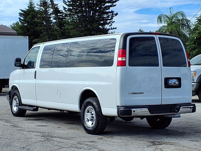 2018 Chevrolet Express Passenger RWD 3500 155" LS - 23089483 - 4