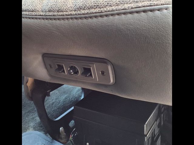 2018 Chevrolet Express Passenger RWD 3500 155" LT - 22901395 - 16