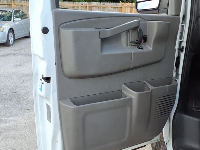 2018 Chevrolet Express Passenger RWD 3500 155" LT - 22901395 - 18