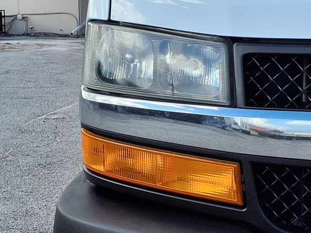 2018 Chevrolet Express Passenger RWD 3500 155" LT - 22901395 - 1