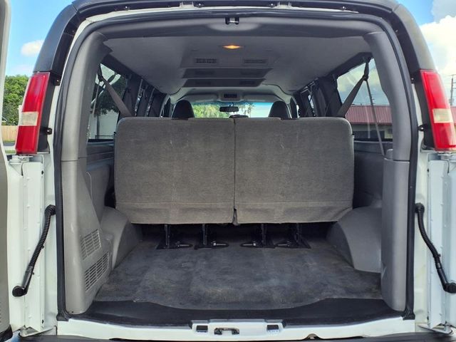 2018 Chevrolet Express Passenger RWD 3500 155" LT - 22901395 - 23