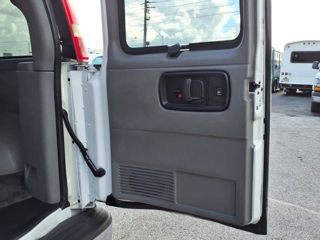 2018 Chevrolet Express Passenger RWD 3500 155" LT - 22901395 - 26