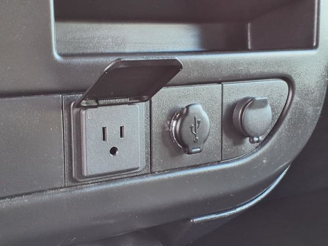 2018 Chevrolet Express Passenger RWD 3500 155" LT - 22901395 - 31