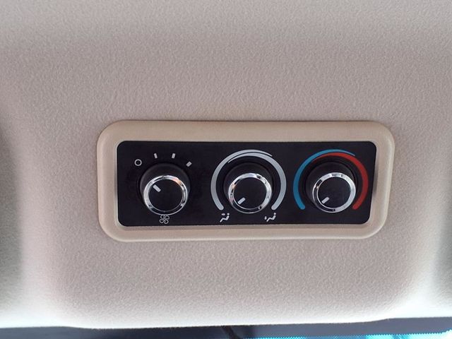 2018 Chevrolet Express Passenger RWD 3500 155" LT - 22901395 - 32