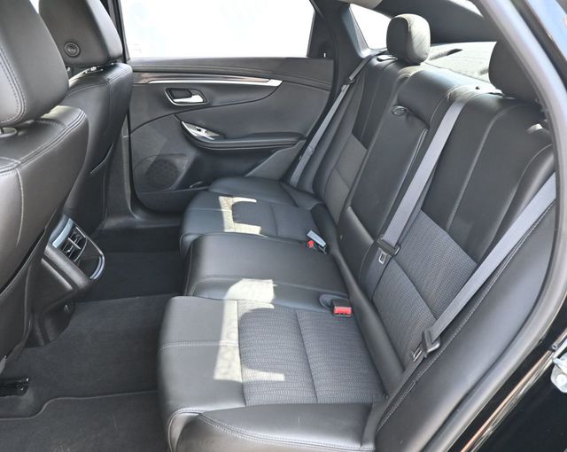 2018 Chevrolet Impala LT - 23003579 - 13