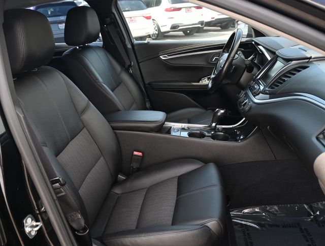 2018 Chevrolet Impala LT - 23003579 - 14